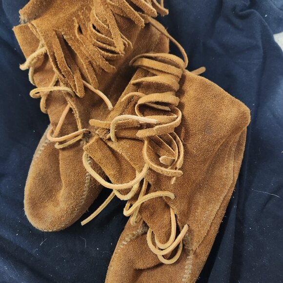 Minnetonka Tramper Boot - Picture 2 of 5